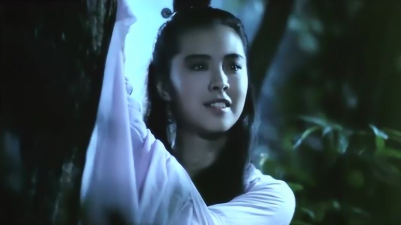 倩女幽魂王祖贤趴在树上学狼叫故意吓唬张国荣太调皮了