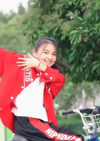 没有化妆的宋小睿小姑娘还是素颜更好看妥妥圈粉的节奏