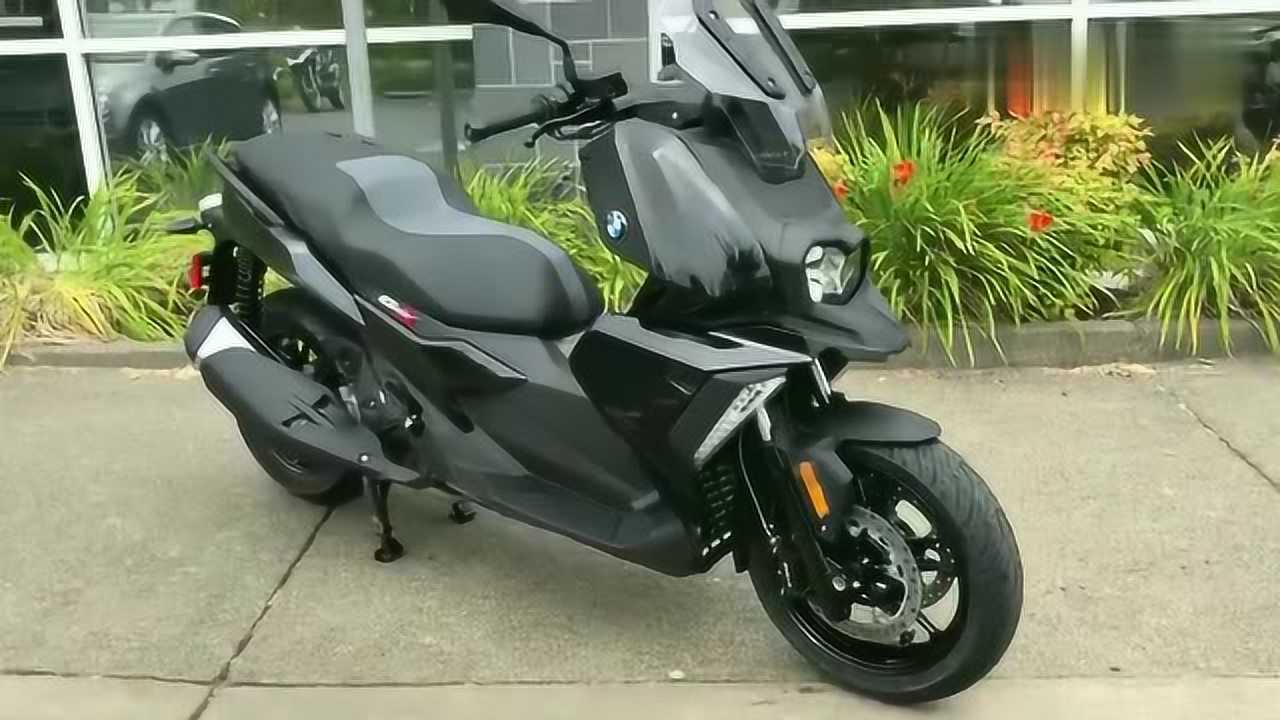 看外形听声浪,实拍宝马新款踏板c400x,感觉怎样?