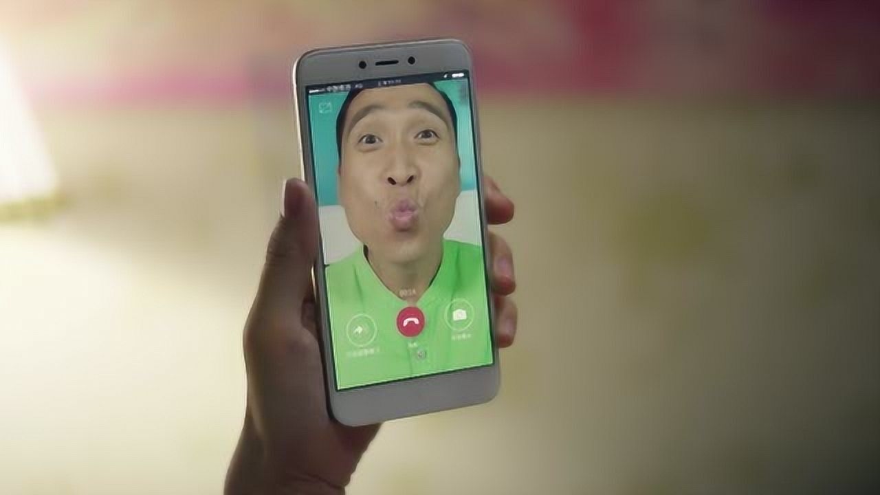 福星盈门钱龙隔着屏幕亲江南样子太搞笑了