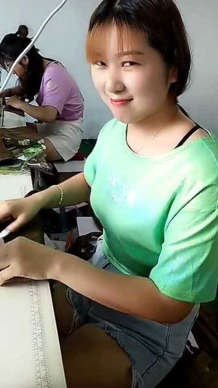 努力工作的女人才是最美的,加油