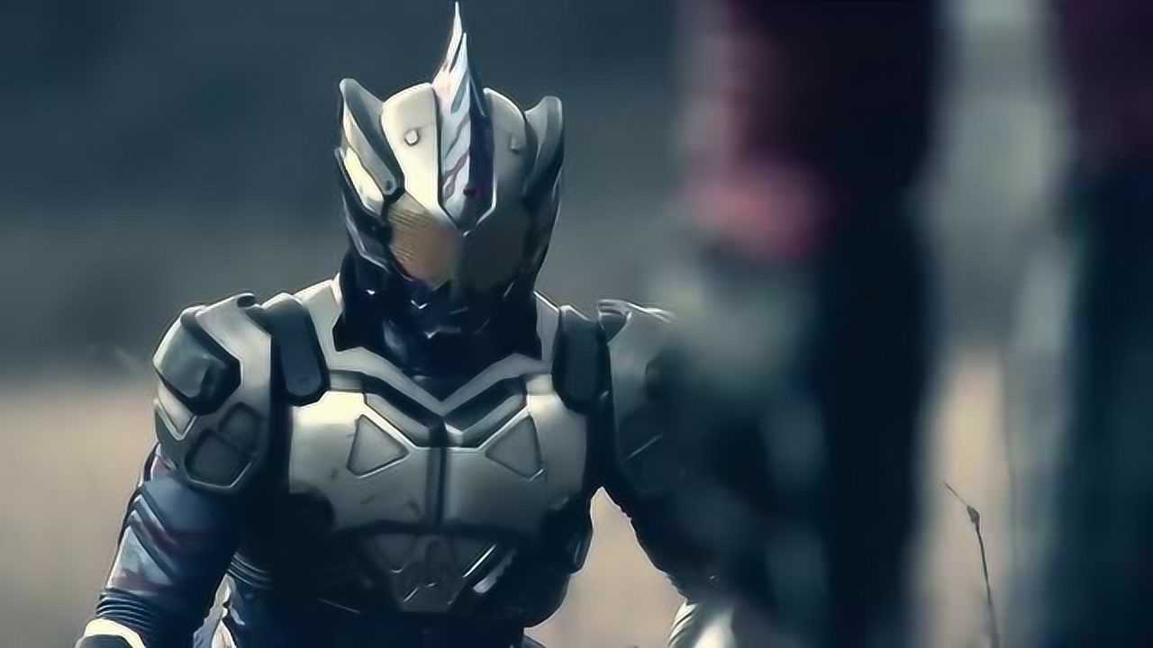 假面骑士名场面:鹰山仁对战千翼,仁叔不愧是真主角,轻松取胜