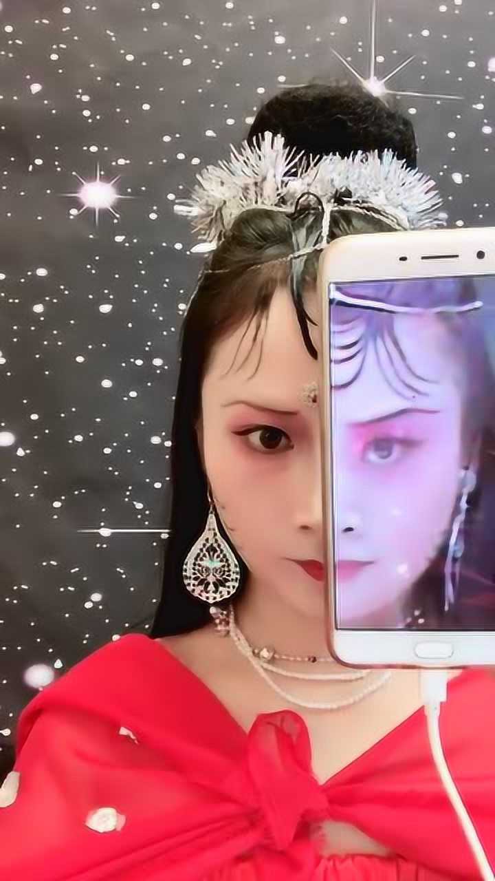 美女仿妆80版西游记中的蜘蛛精,你想知道她的真实面目吗