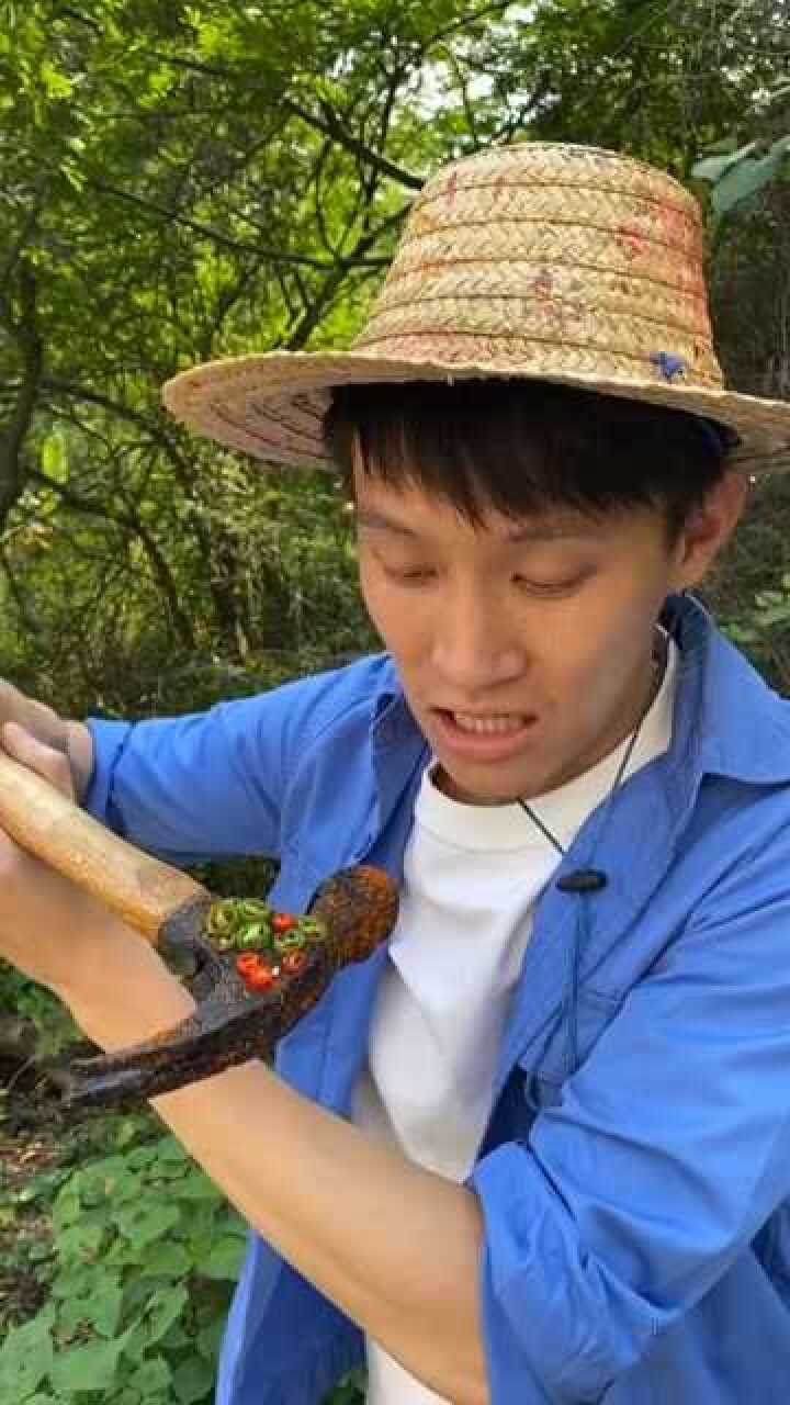 吃给你看看:吃货草帽哥挑战全网硬核烧烤