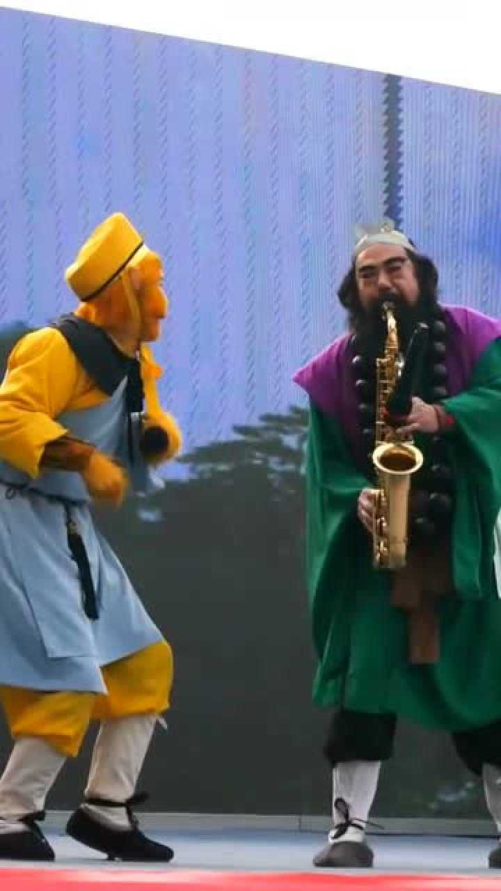 沙僧吹萨克斯孙悟空猪八戒助阵你们的师傅呢