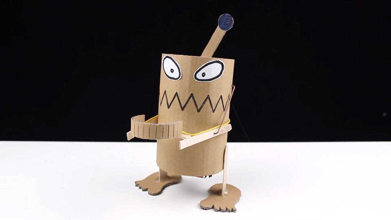 亲子手工只要几分钟就能用纸壳制作自动零钱罐非常简单