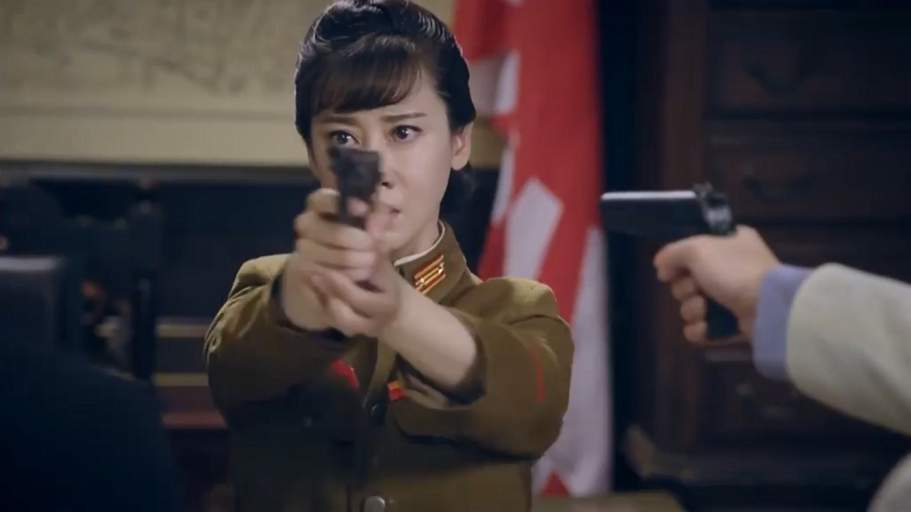 抗战女少佐以为在指挥部很安全队长叫来八路军高手一起复仇