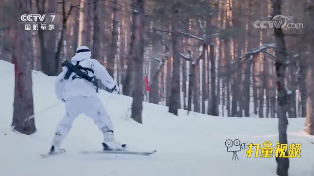 快!稳!准!李文君展现超强滑雪技术