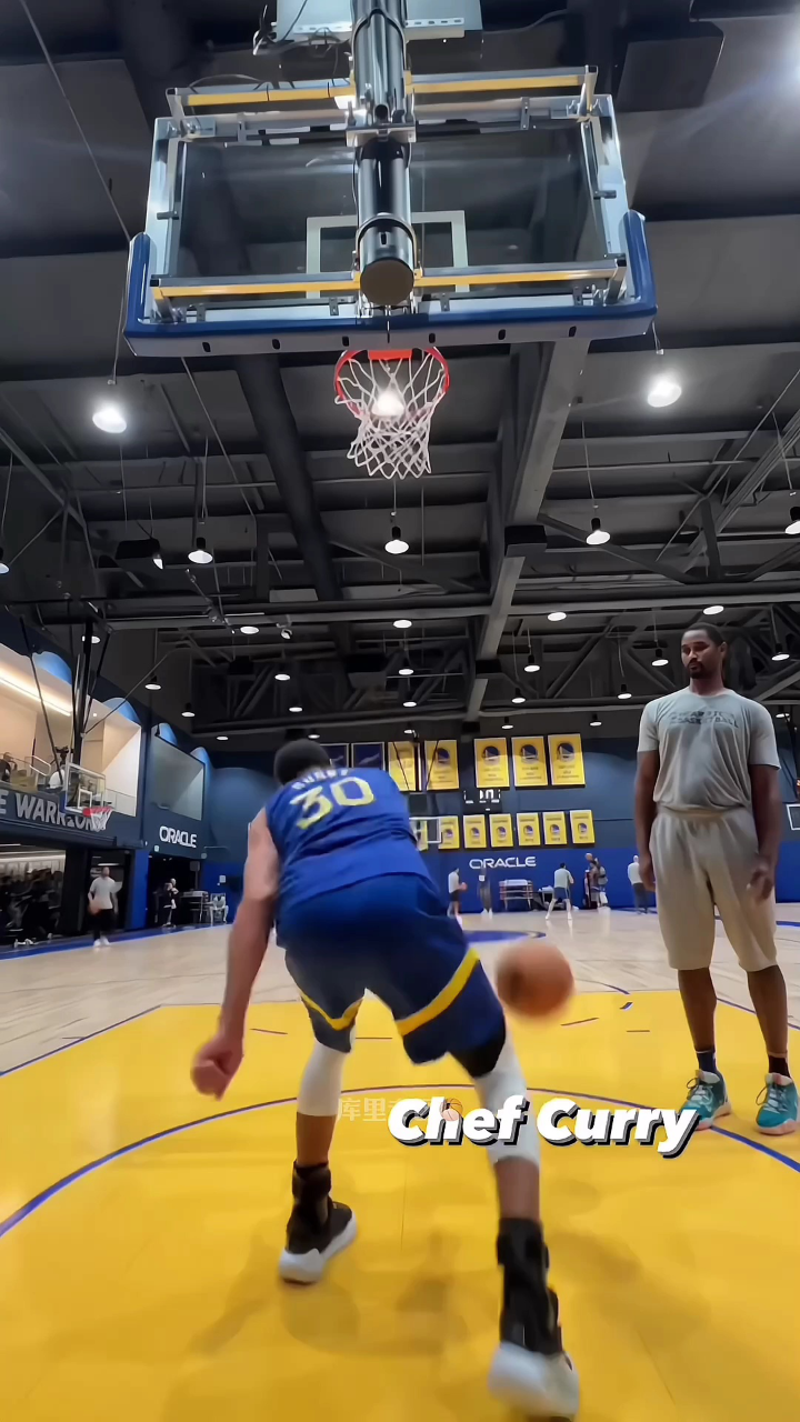 勇士队今日集体训练,备战周六季前赛湖勇大战第二战!