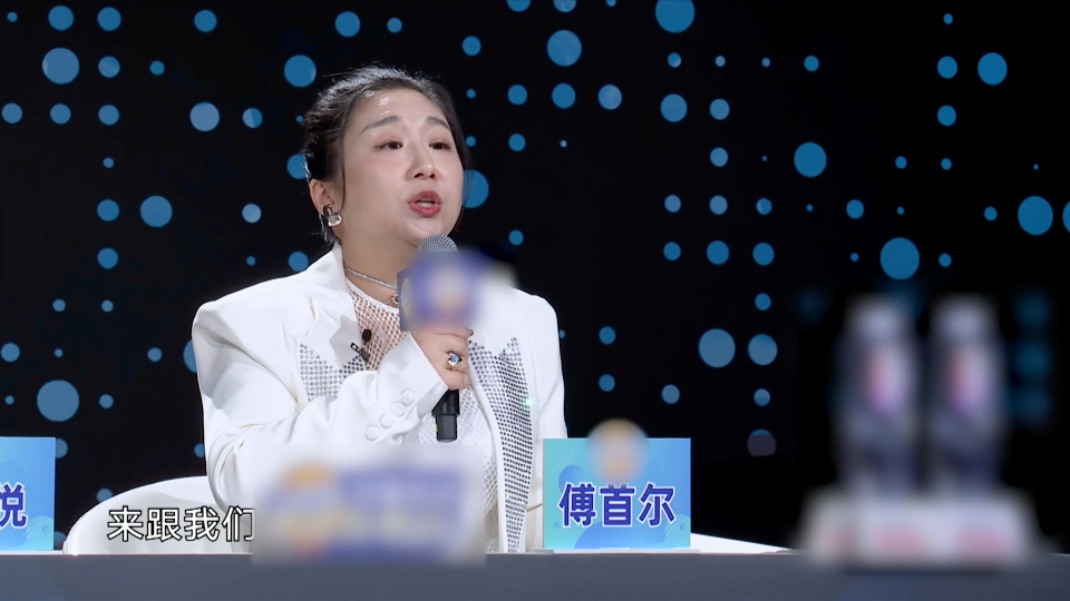 妈妈咪呀:恋爱30天女子向对象跪地求婚,第一面曾看不上他