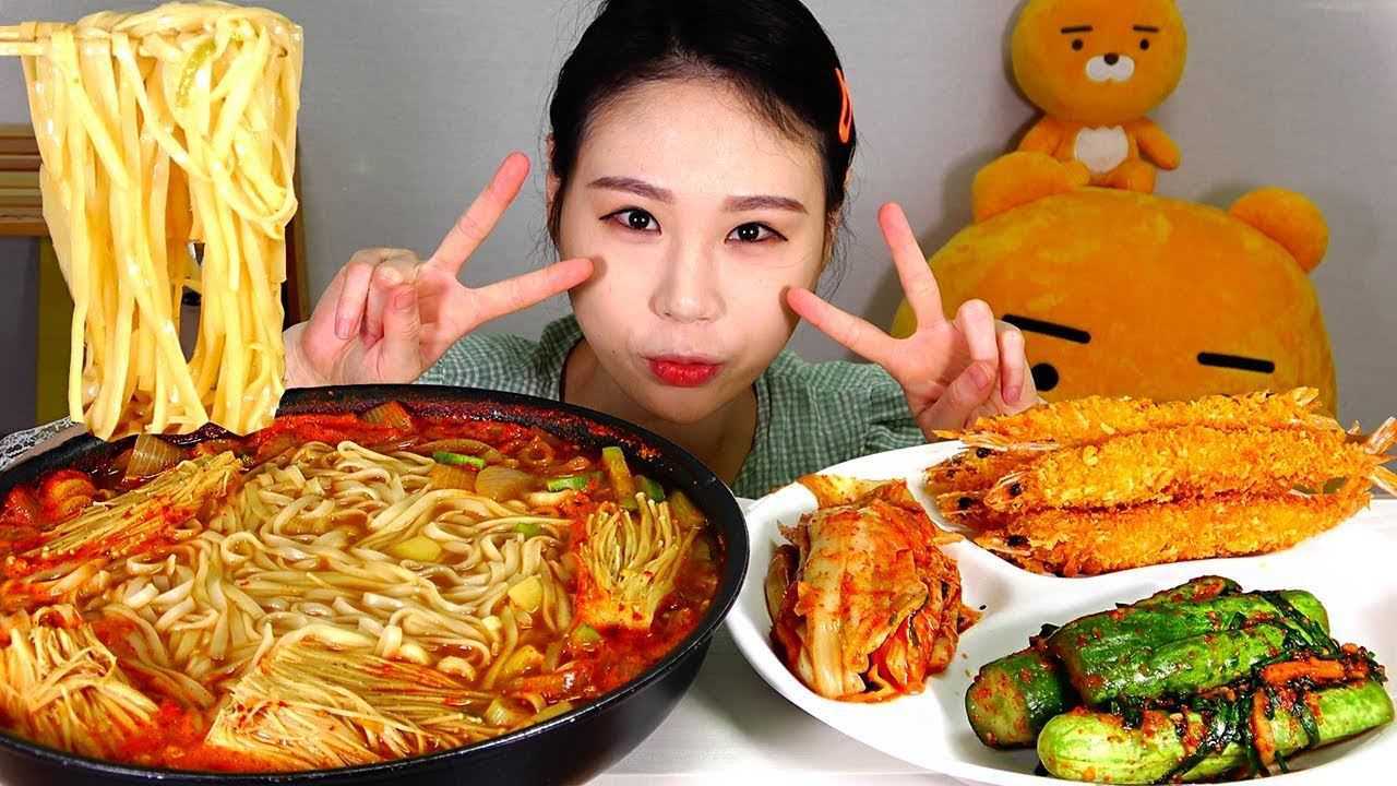 动手吃美食:吃美味大虾 拉面