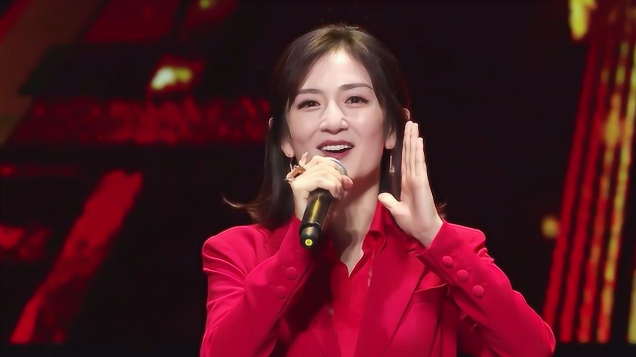 我要上春晚开播谢娜在台上直接脱高跟鞋被夸张弛有度
