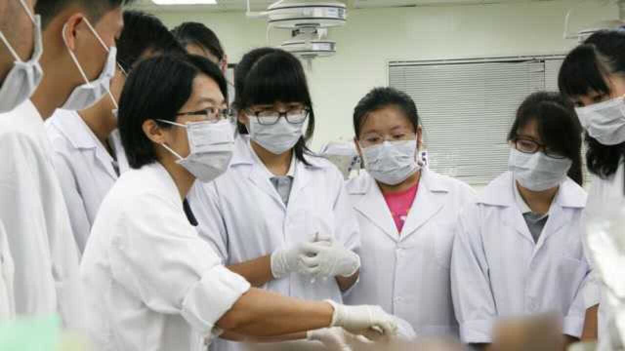 解剖课上的尸体，到底是从哪来的？看完总算是明白了！_高清