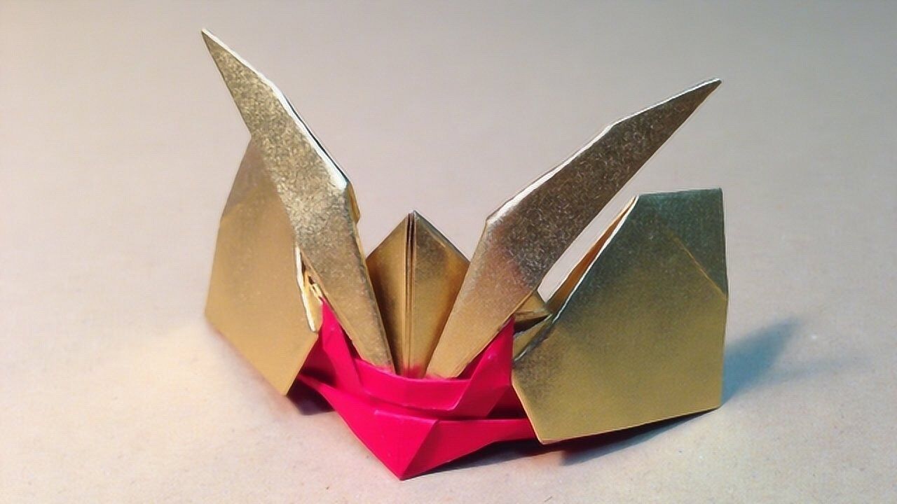 教你折纸武士头盔,折一个摆在桌上,金光闪闪,果然帅气!