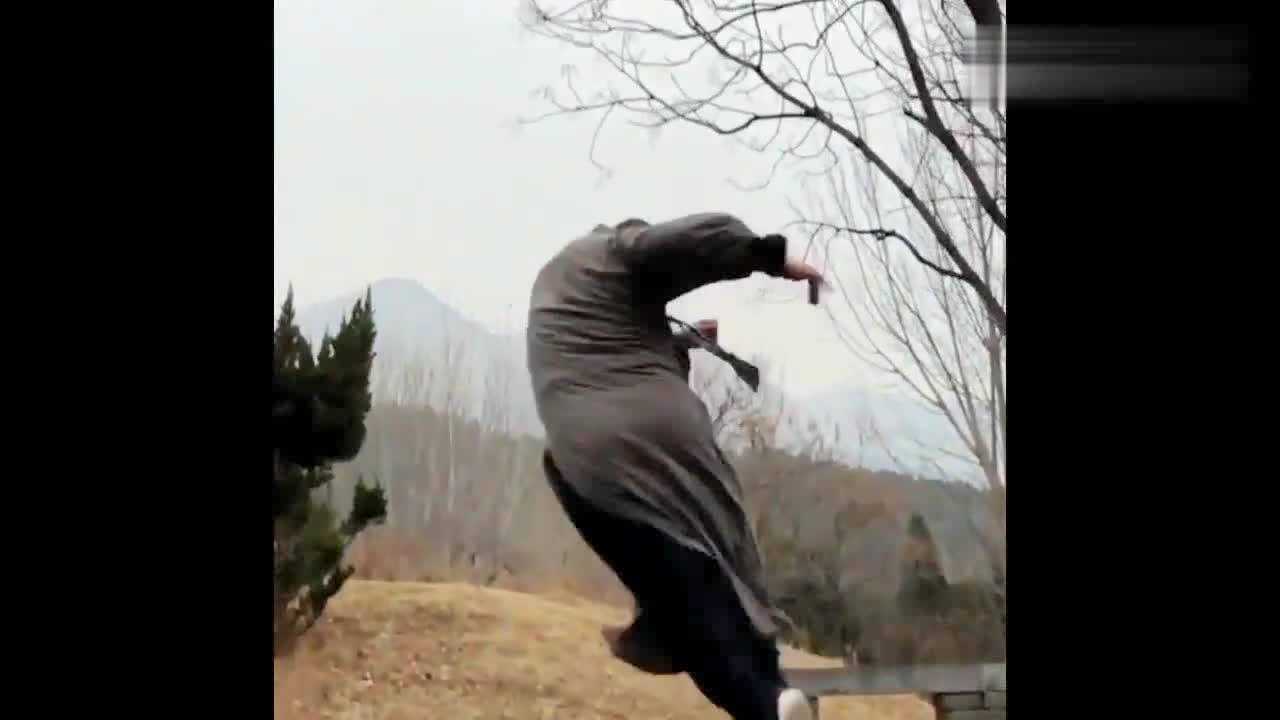 少林寺第一高手北腿功果然名不虚传不服不行啊