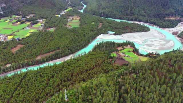 川藏行,波密境内,看到美景,航拍起来