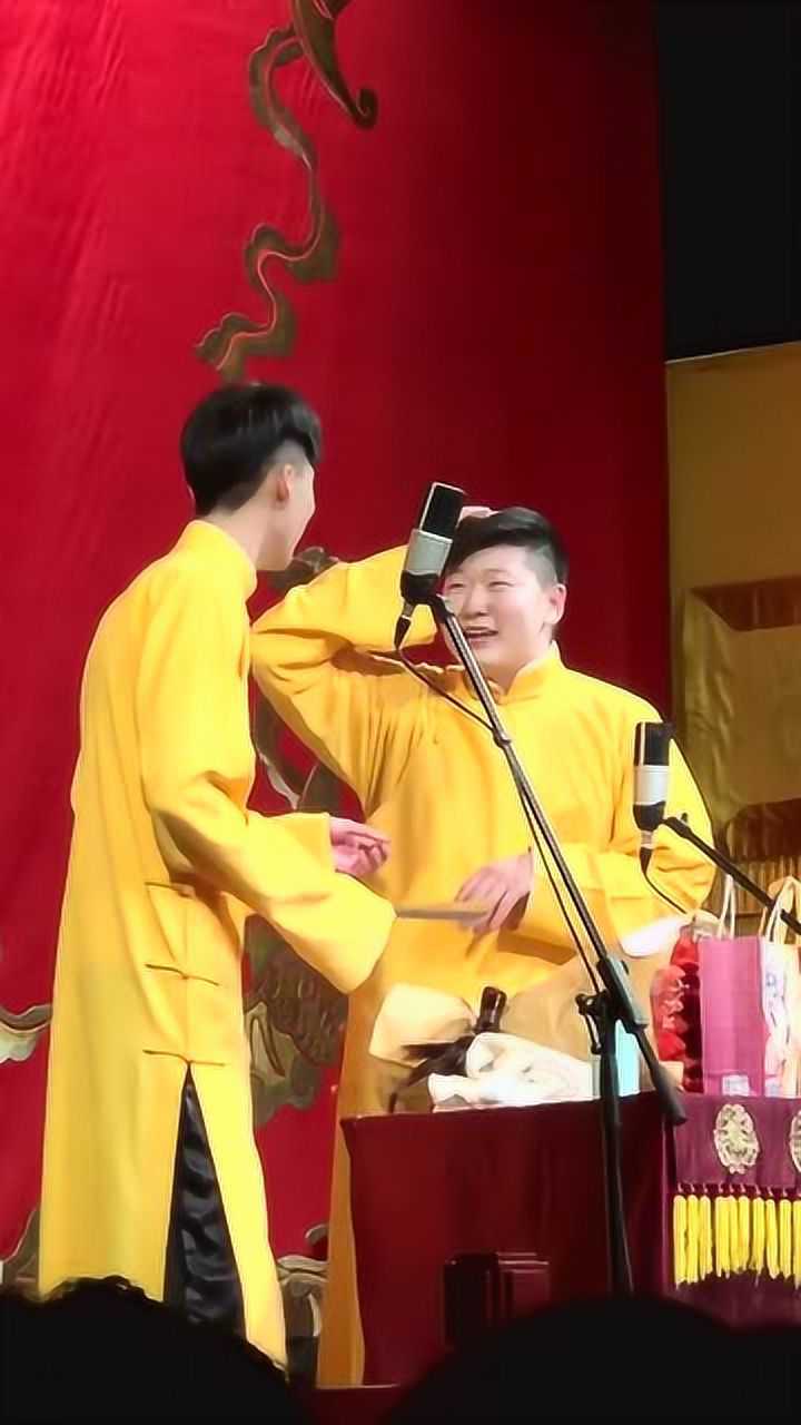 德云社相声高筱贝花式敲锣心疼侯筱楼一秒钟
