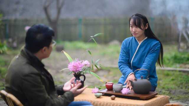 美女山上隐居为何被网络暴力:他们说我拍短视频是做戏