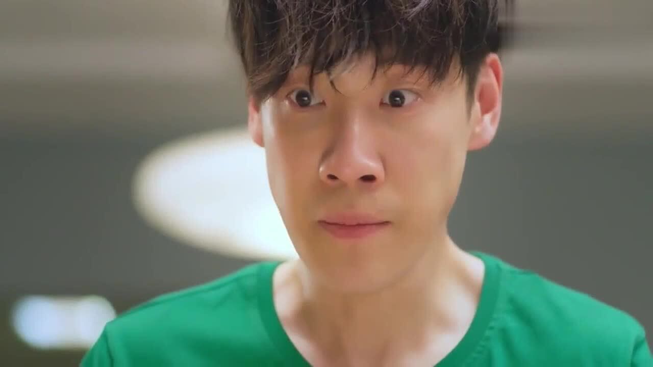 同学两亿岁陆宇辰再次挑衅宣墨结果又一次被揍晕过去