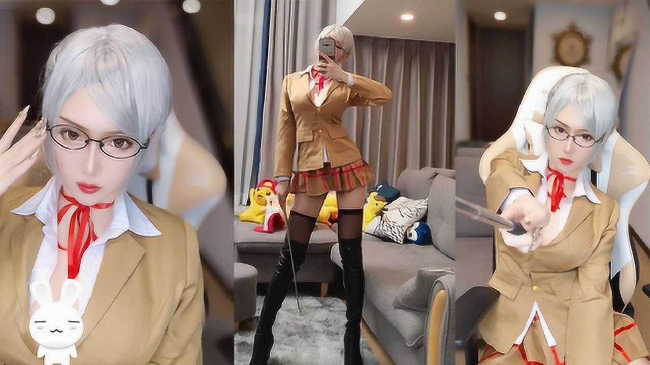 腐团儿直播扮演二次元尽显身材曲线网友直言受不了