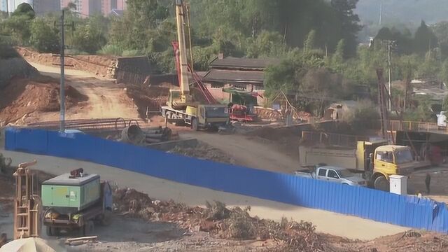 铁山镇:原龙岩地区造纸厂腾房拆除助推东环高速公路建设