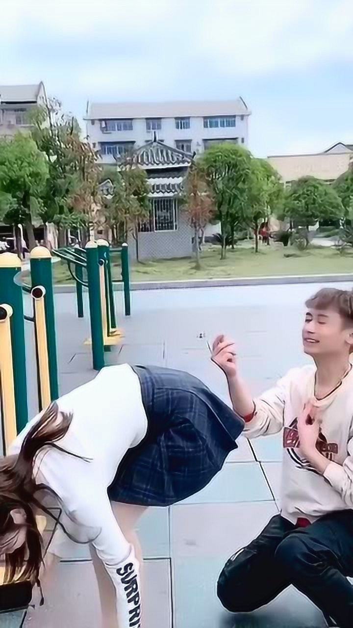 喜欢很久的女神没想到放屁这么臭