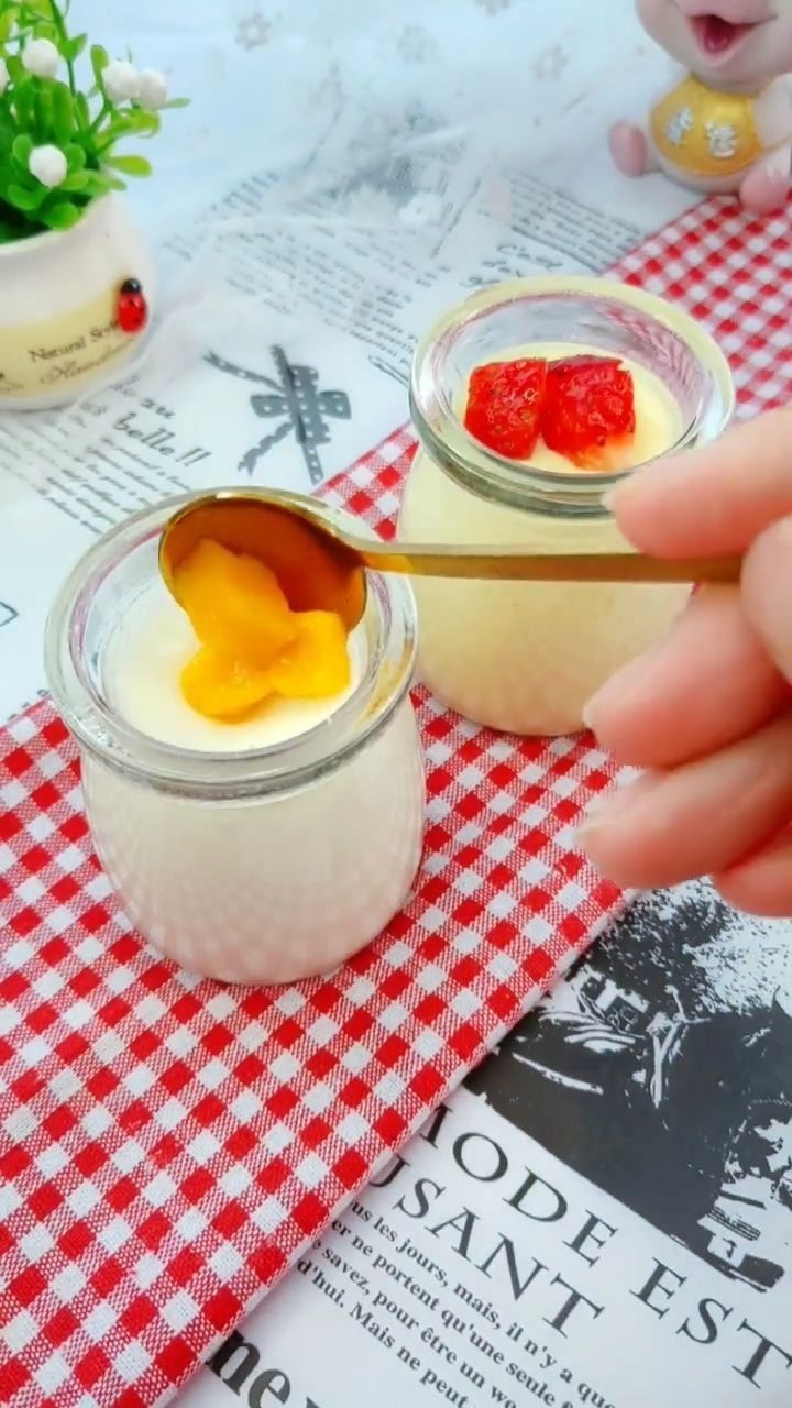 网红自制双皮奶布丁 一个鸡蛋,蛋清蛋黄分离可以做出两份双.