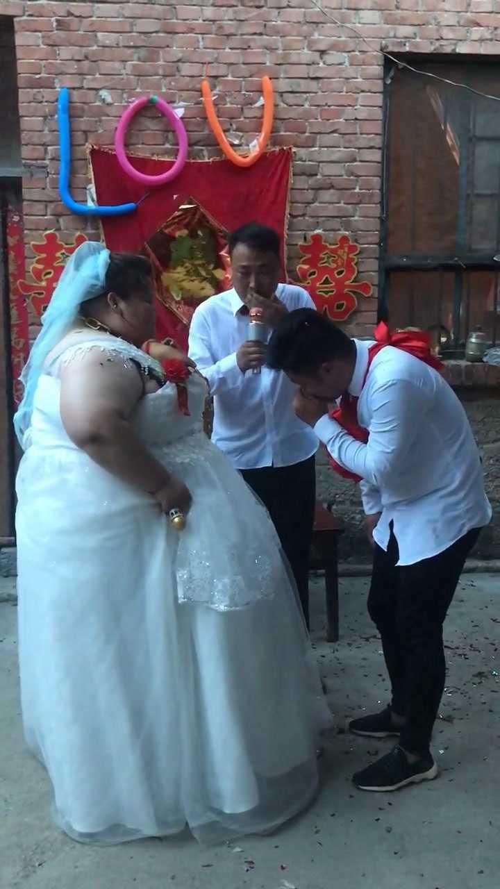 新娘结婚放屁图片