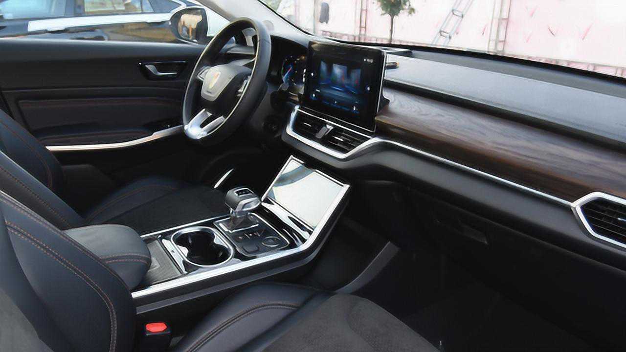 实车体验红旗ehs3内饰比q3豪华轴距2750mm带全景天窗