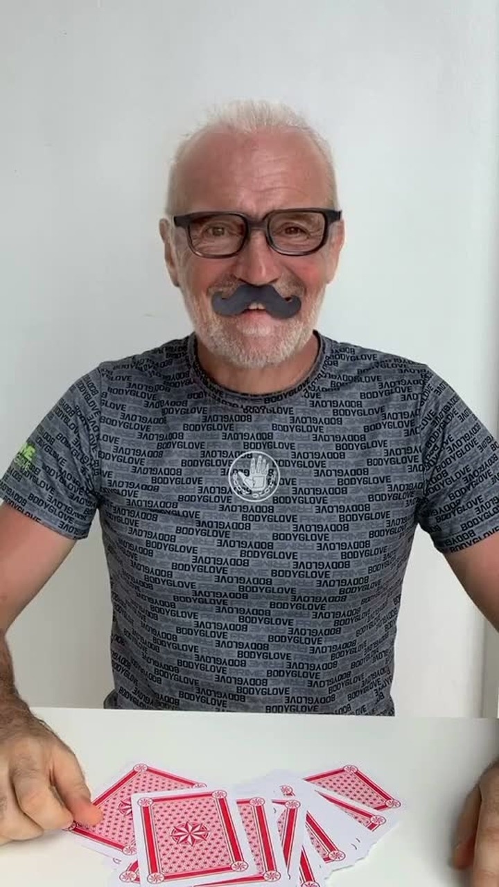 外国82岁老头扑克牌魔术,学习一下