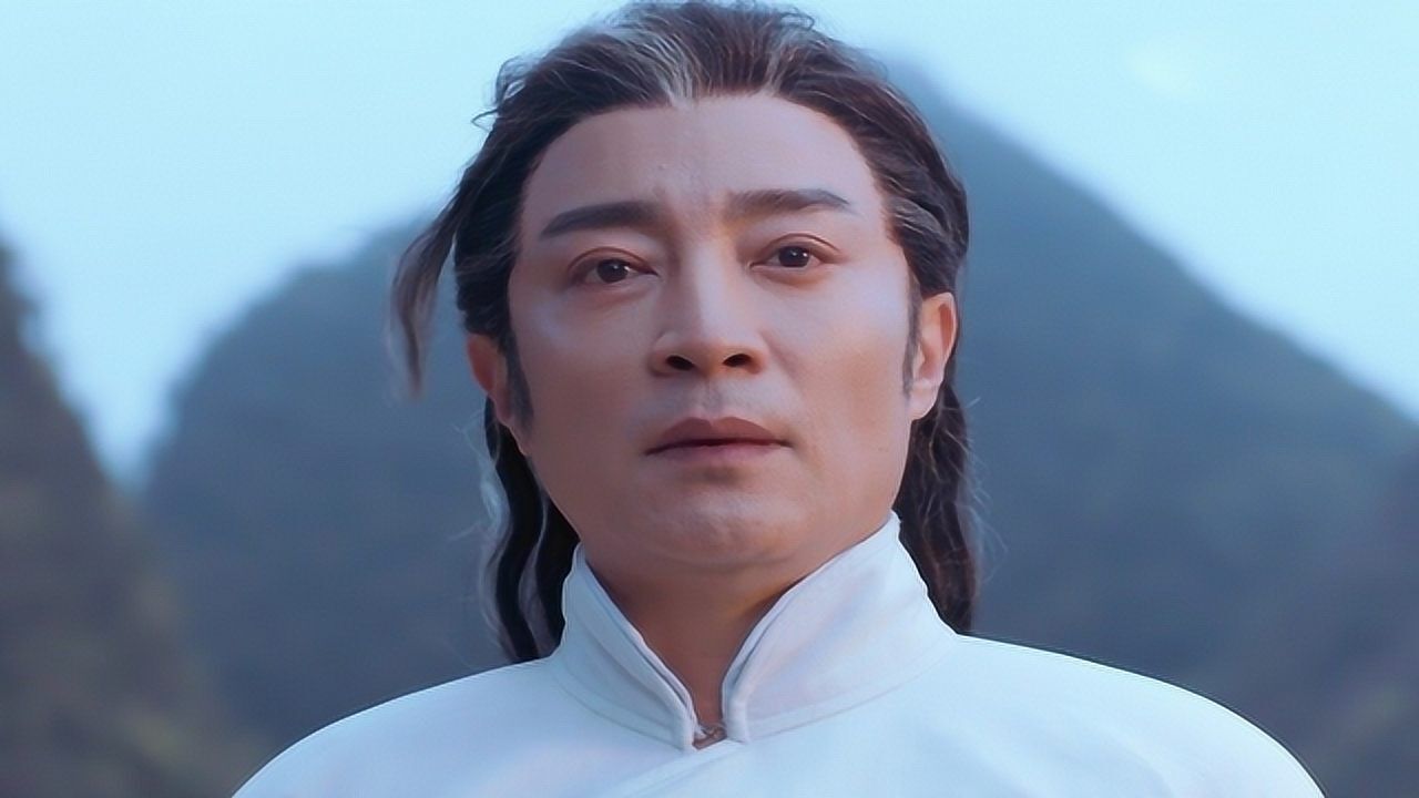 剑圣柳白曾借三柄宝剑给书院一斩黄金巨龙二屠千年巨龙