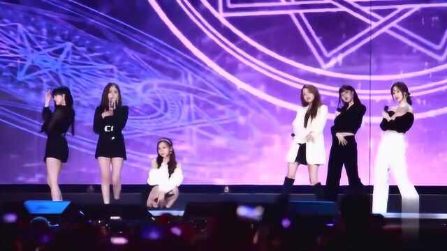 超可爱的gfriend身材超棒,像大众女友一样