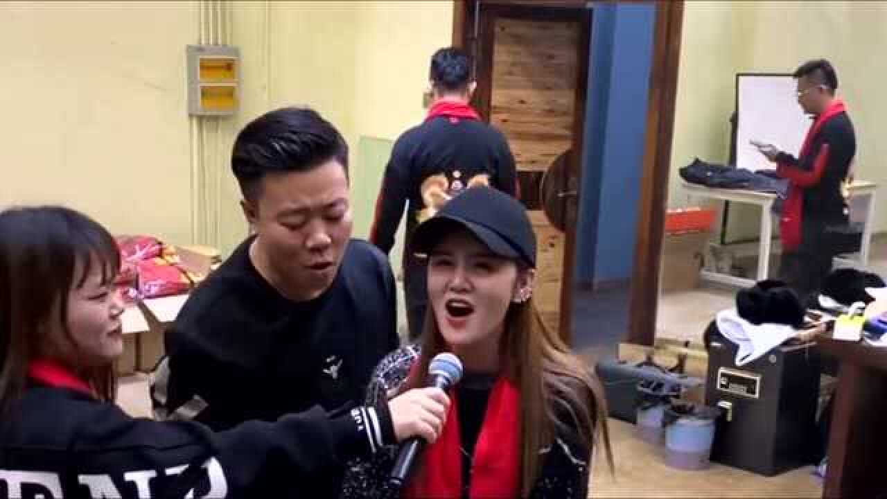 一首《赢在江湖》大石桥联盟女团震撼开唱,这嗓音太牛了