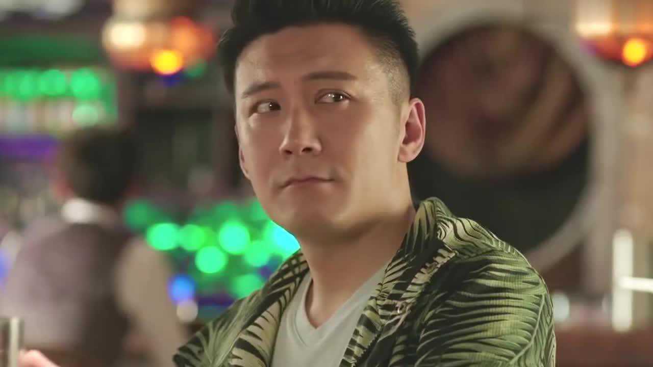 继承人被一个小女孩缠上郑昊真有点无奈波哥在一旁看笑话