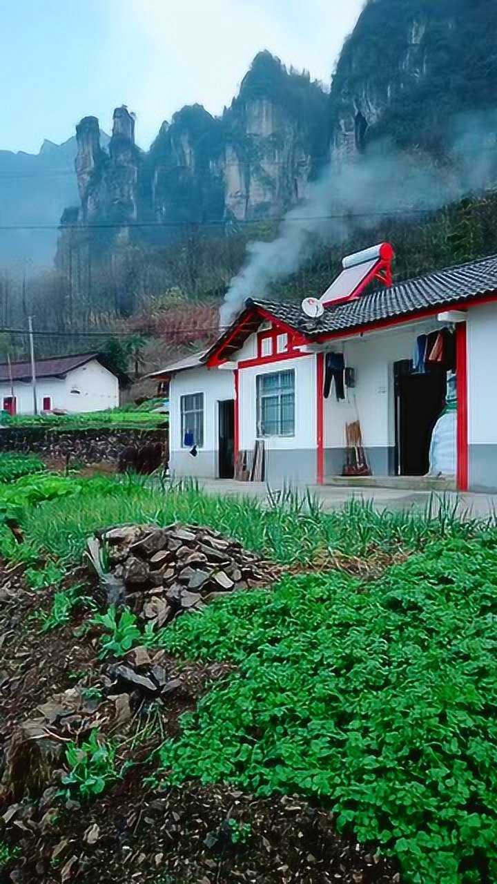 炊烟袅袅,青山绿水的乡村生活你羡慕吗?