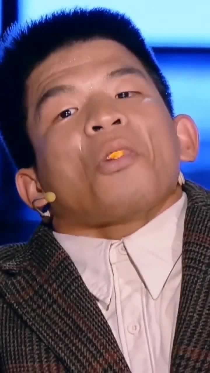 济宁小伙高广利身患脑瘫用舌头折出飞机与航船