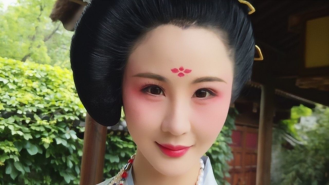 十二星座女生专属的古代发型,天秤座的堕马髻在唐朝最流行