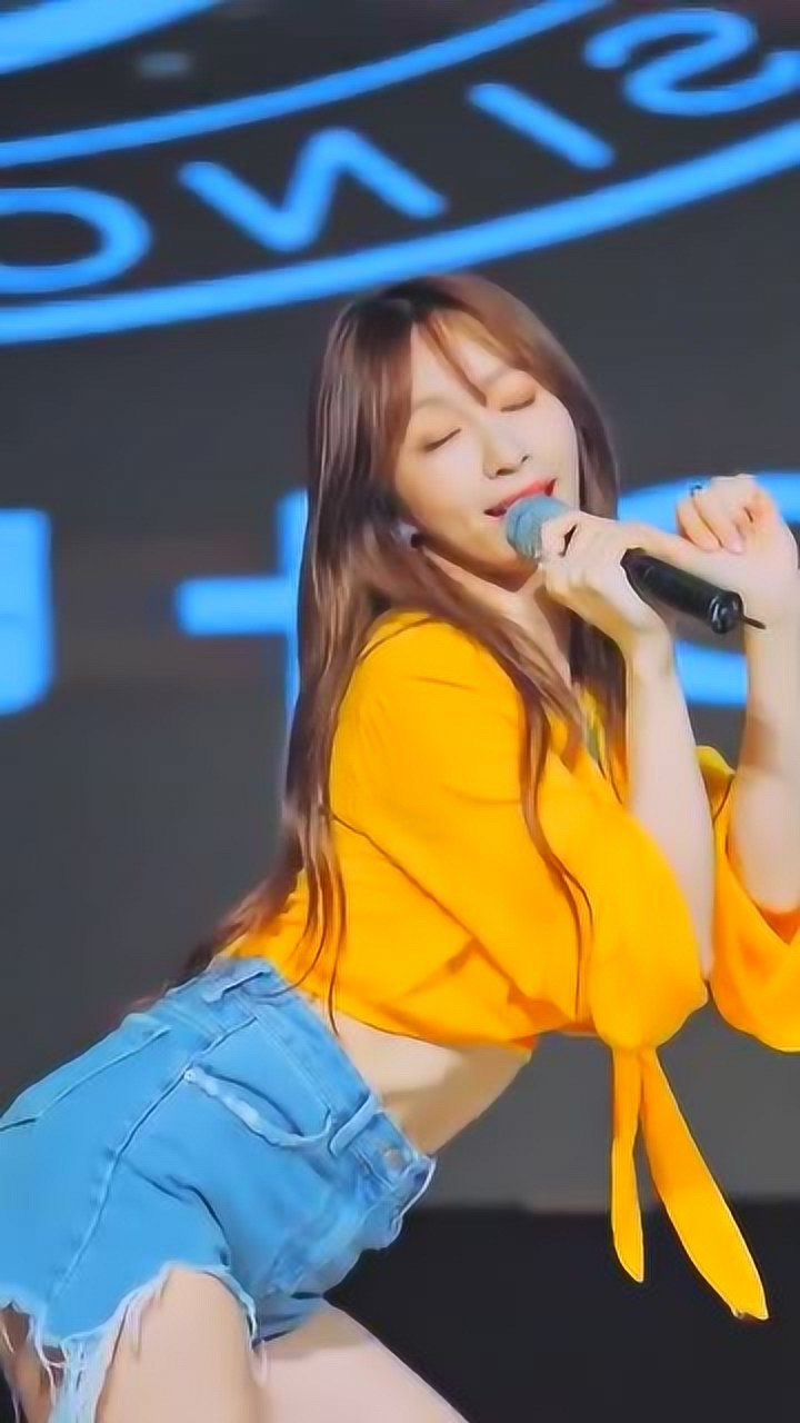 安喜延跳舞永远那么性感这是要进军性感女神行列