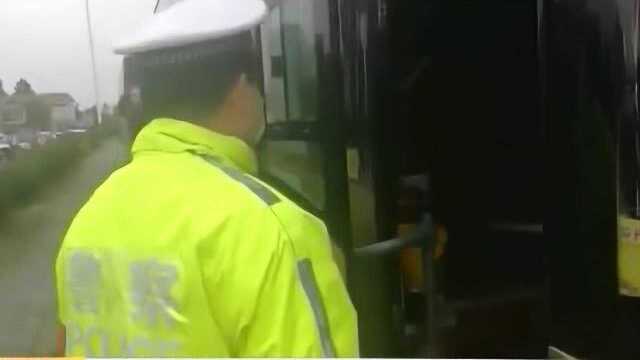 济广高速南丰段:河南民工去复工 江西交警来助力