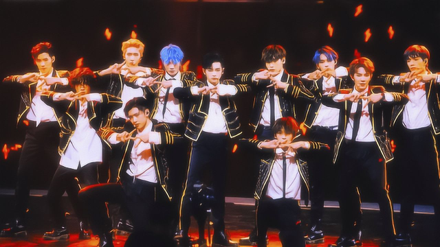 r1se新歌初舞台,回忆杀《炙热》x《创造营2019》追梦少年泪目现场