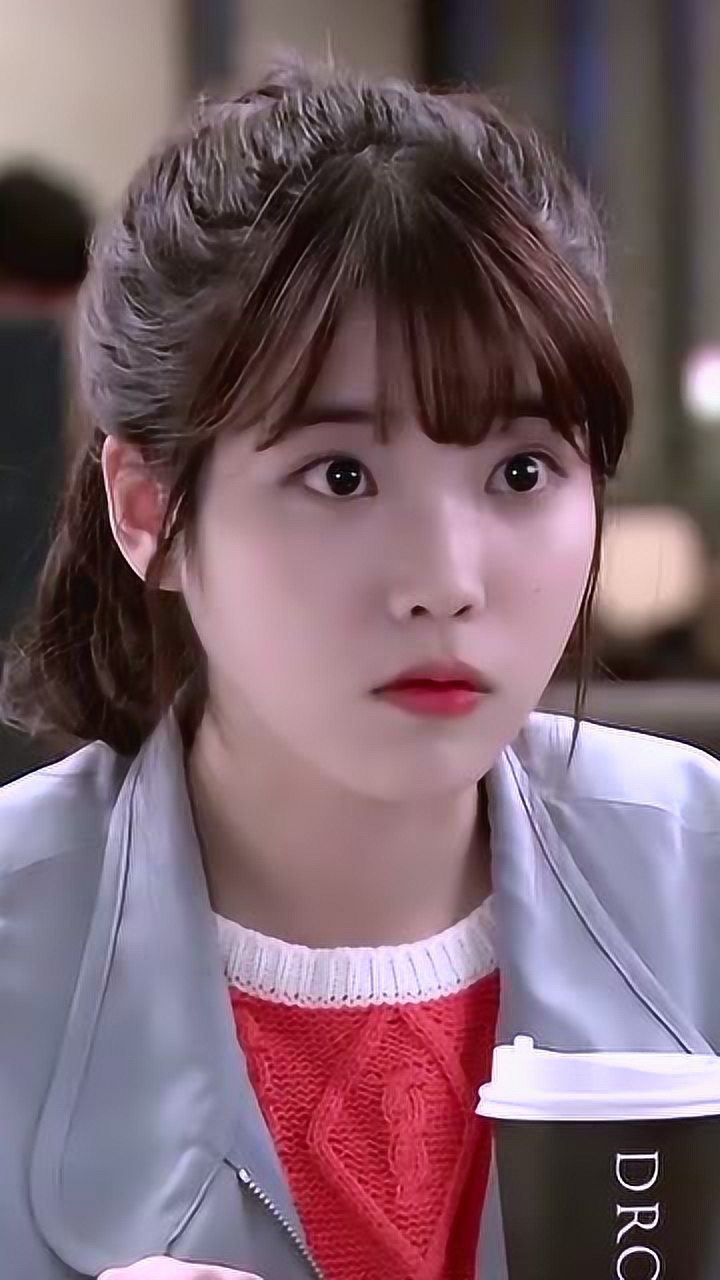 iu李知恩心动瞬间这个憨憨安静的时候真的让人毫无抵抗力