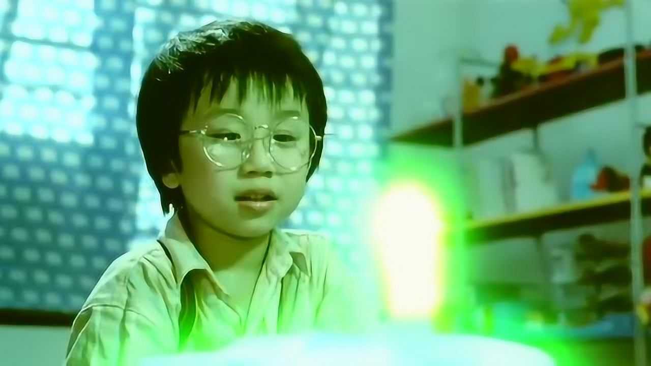 电影小彬彬想和魔翡翠拉勾勾魔翡翠果然就长出一根手指太魔幻了吧