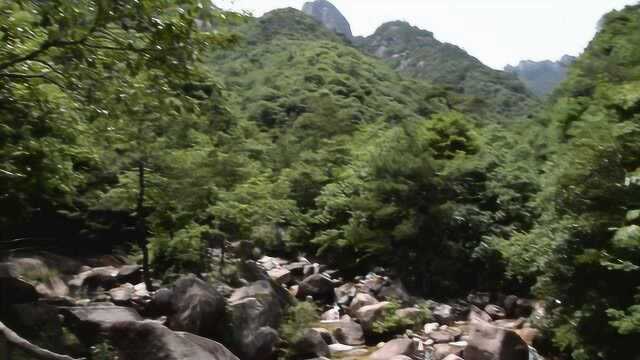 黄山大峡谷瀑布川流不息5