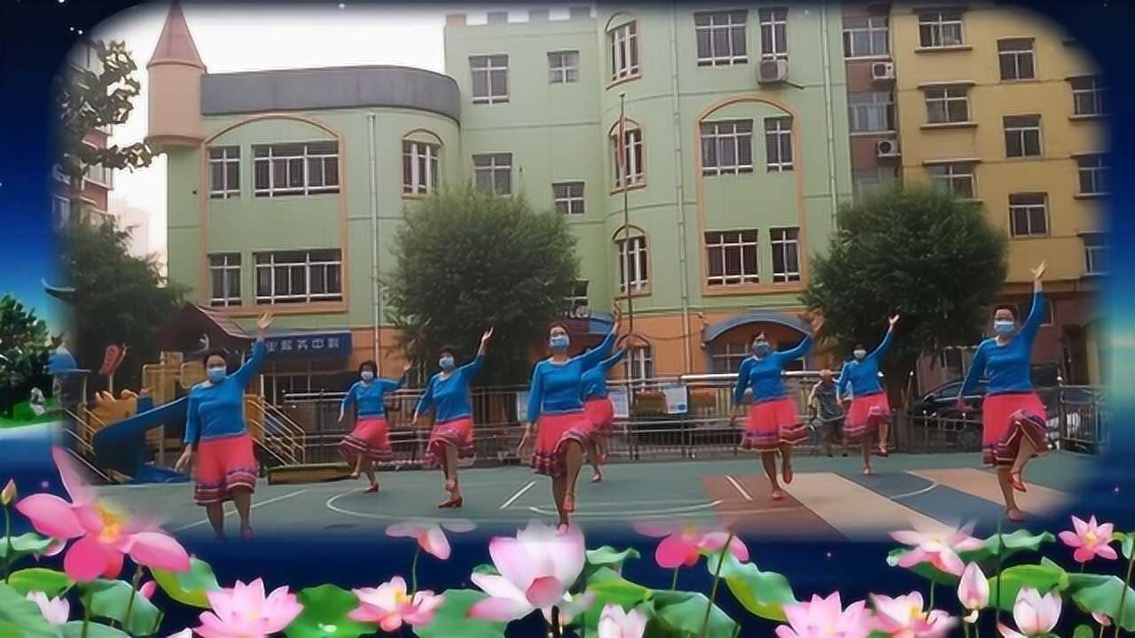 天山花园舞蹈队《母亲是中华》8人队形健身操,气场太强