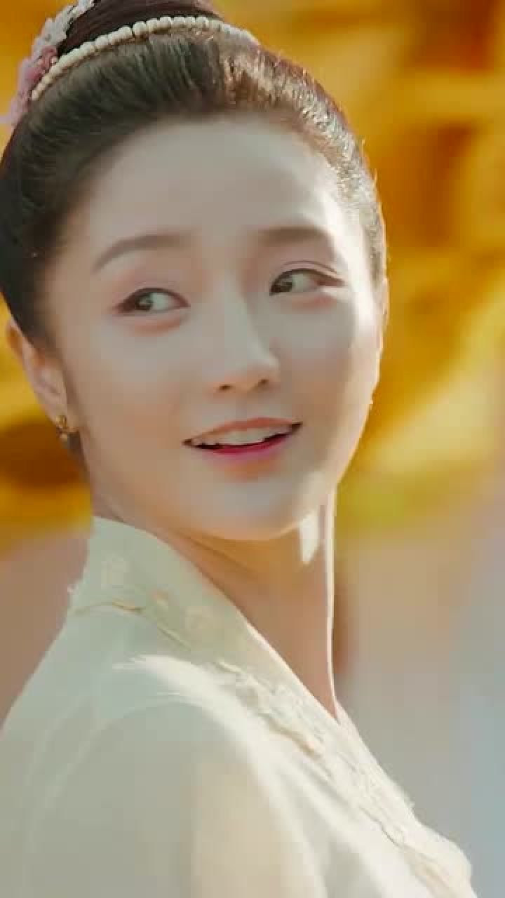 一眼万年,一见钟情的心动,真的存在!小娘惹真是太清纯了,真是太爱了