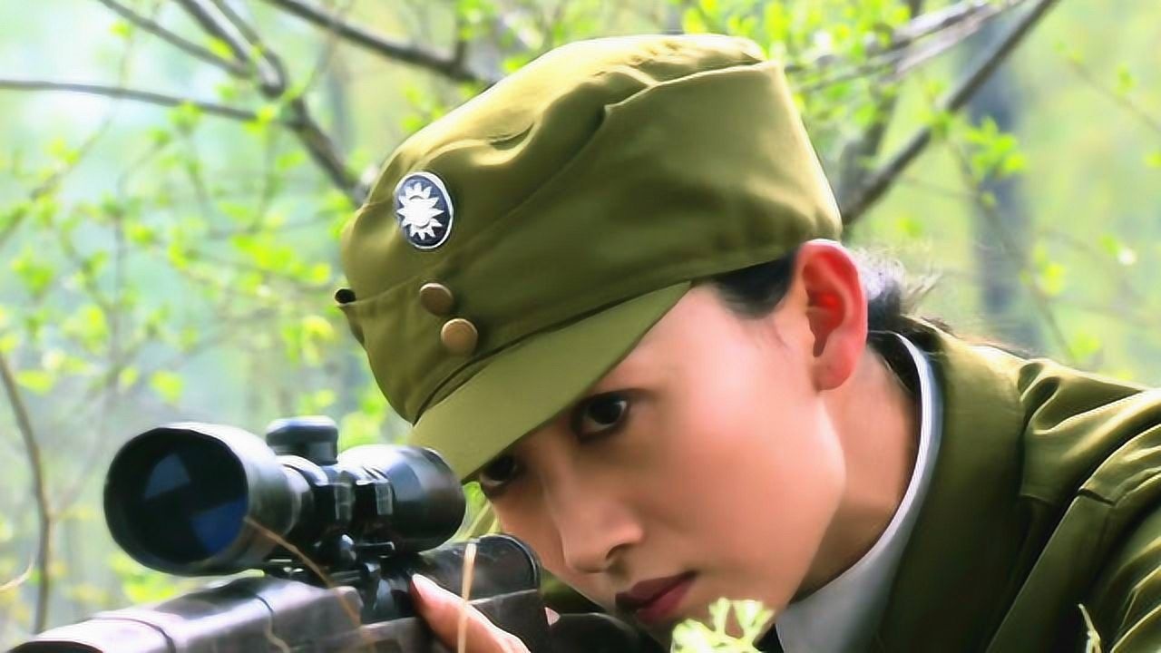 女特工在树林埋伏暗杀日本鬼子人美功夫好