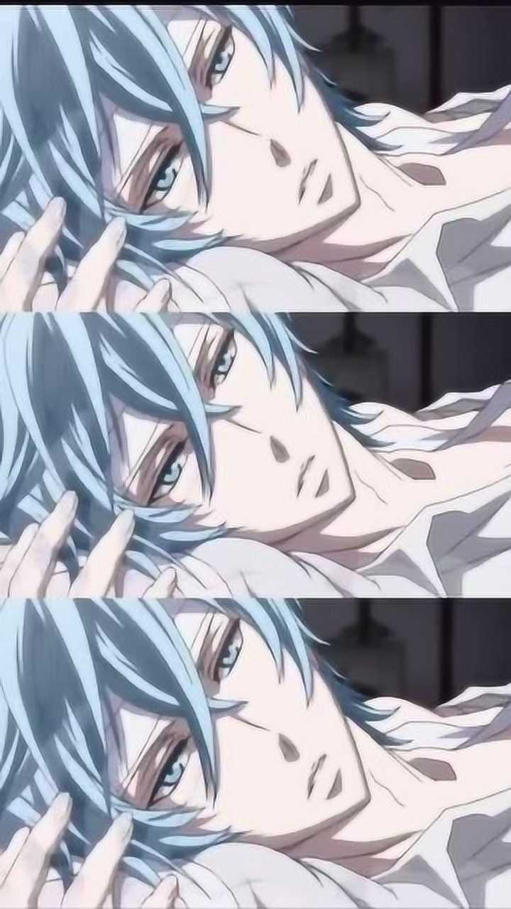 二次元动漫中的蓝色头发美男子