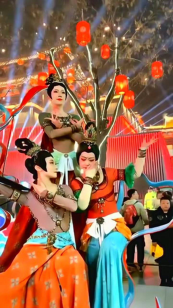 谁说皮卡晨不演不倒翁了这是皮卡晨新加的表演项目助阵飞天来了