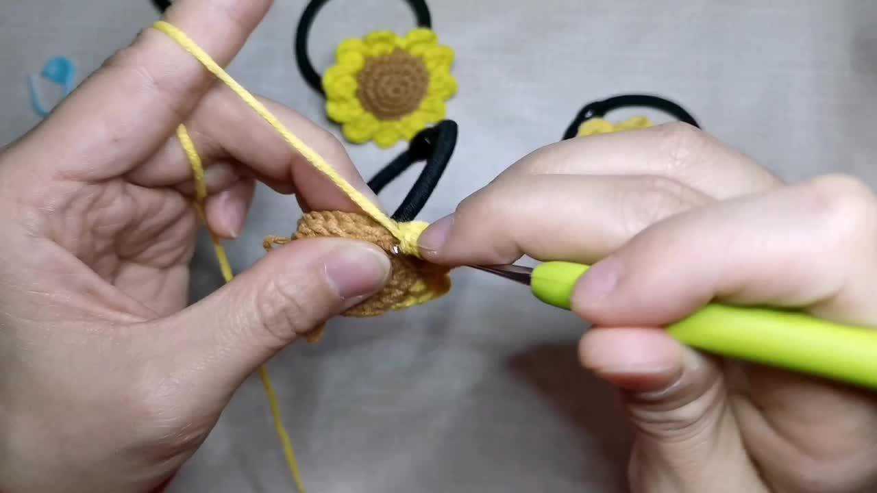 太阳花向日葵发圈皮筋的钩法 diy钩针毛线编织可做挂件钥匙扣
