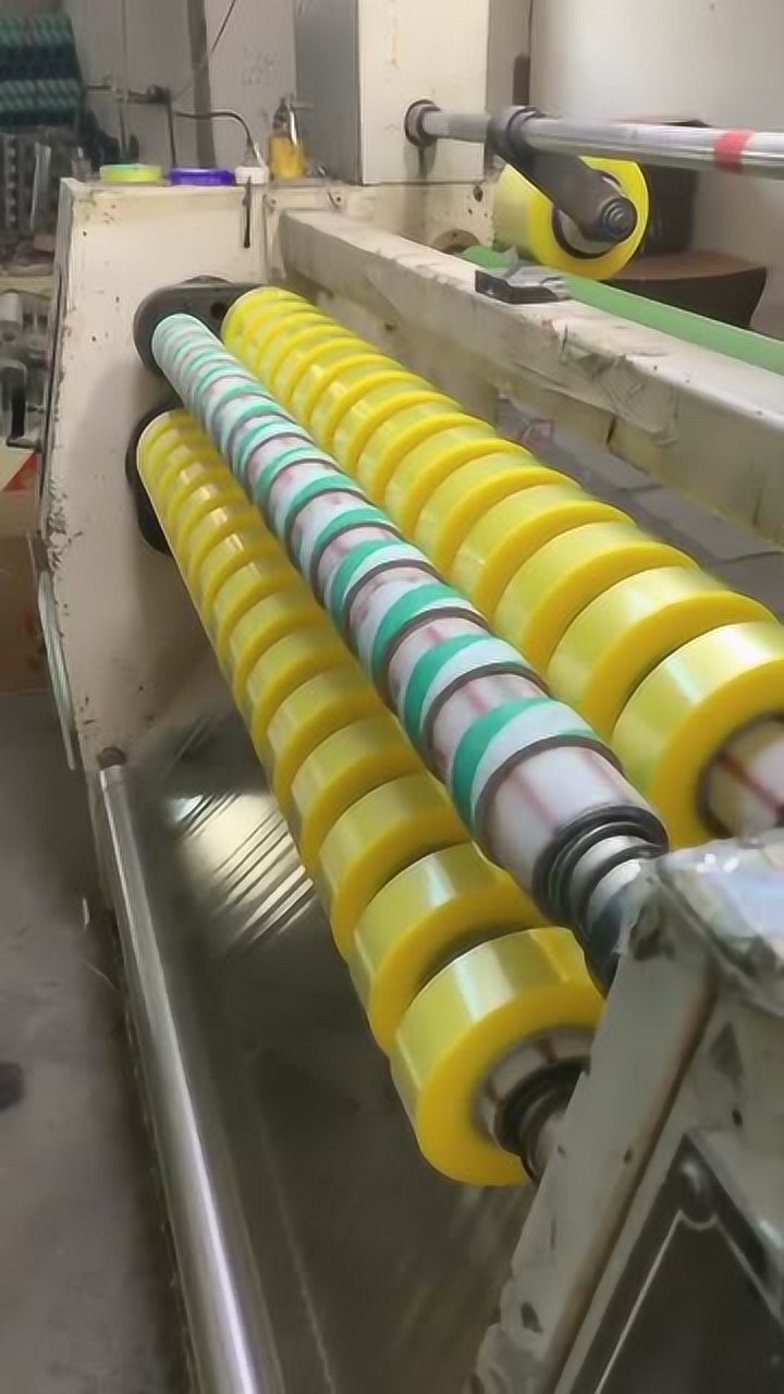 透明胶带加工厂3秒钟做50卷老板有钱挣了